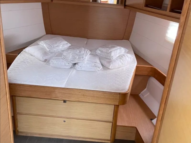 Jedrenje na Lefkadi, Jonsko more. Grčka. Jedrilica Dufour 460.