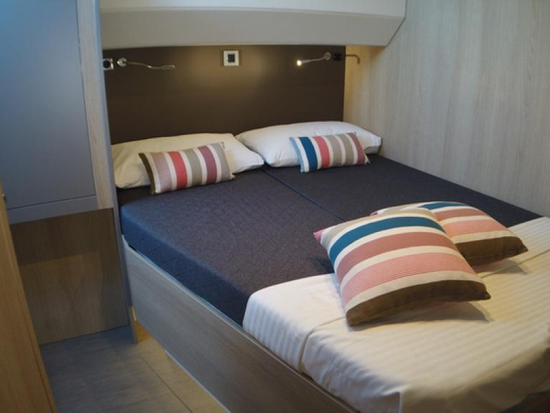 Jedrenje jedrilicom Bali 5,4 u Italiji
