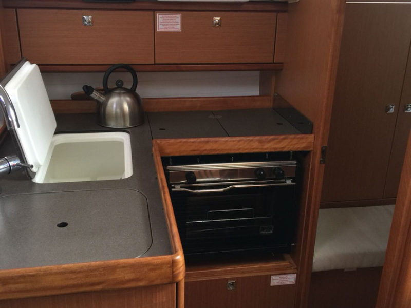 Jedrenje u Italiji jedrilicom Bavaria Cruiser 33