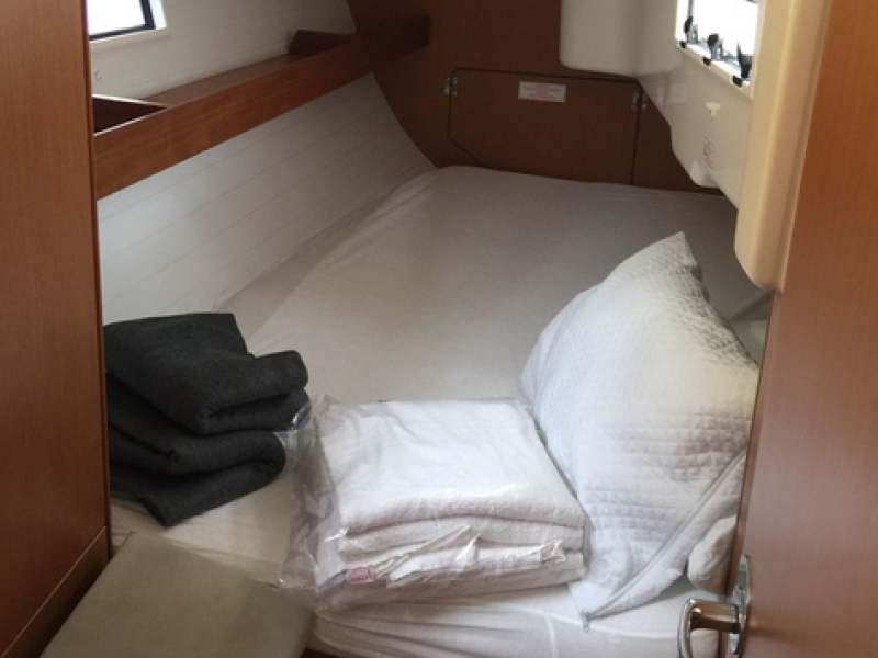 Jedrenje u Italiji jedrilicom Bavaria Cruiser 33