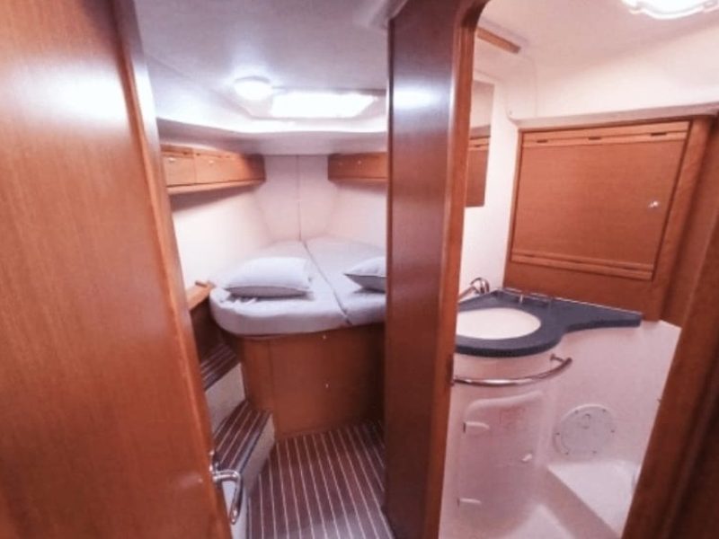 Bavaria Cruiser 40. Plovite oko Sporada sa SailorVibe.