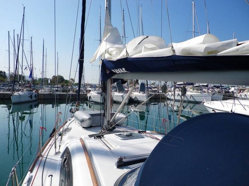 Jedrilica Beneteau Oceanis 43. Jedrenje u Grckoj