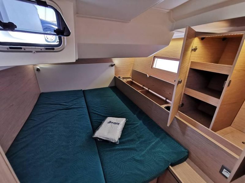 Jedrenje Grcka. Jedrilica Beneteau Oceanis 51.1 u Alimos marini.