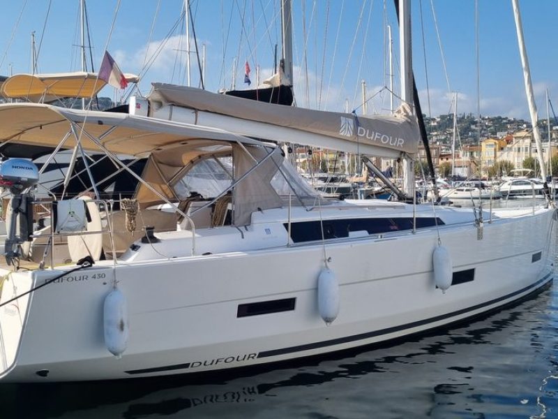 Dufour 430