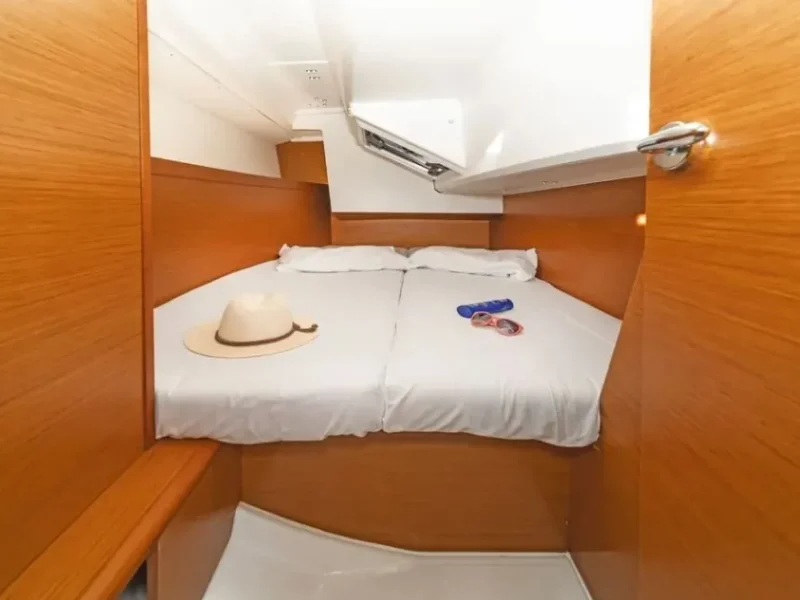 Jedrenje u Grckoj. Jedrilica Jeanneau Sun Odyssey 34,9 vas ceka u Volosu.
