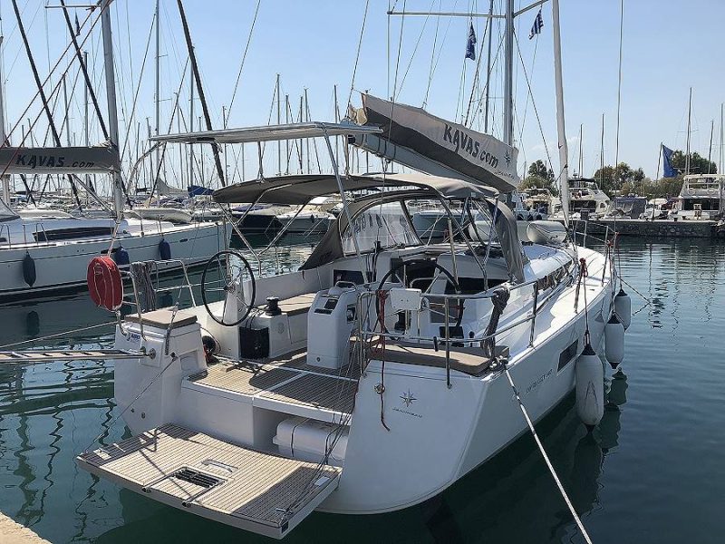 Jedrenje u Grckoj. Jedrilica Jeanneau Sun Odyssey 440 u Alimos marini.