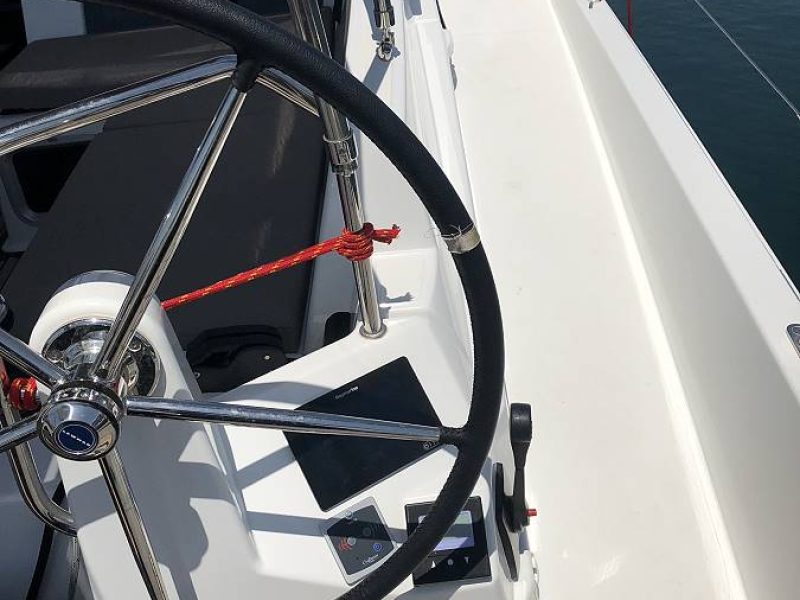 Jedrenje u Grckoj. Jedrilica Jeanneau Sun Odyssey 440 u Alimos marini.