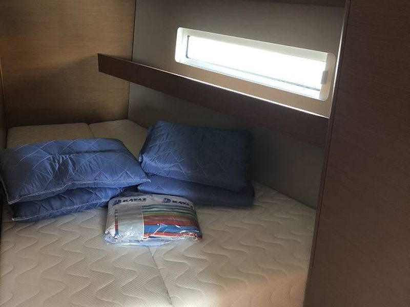 Jedrenje u Grckoj. Jedrilica Jeanneau Sun Odyssey 440 u Alimos marini.