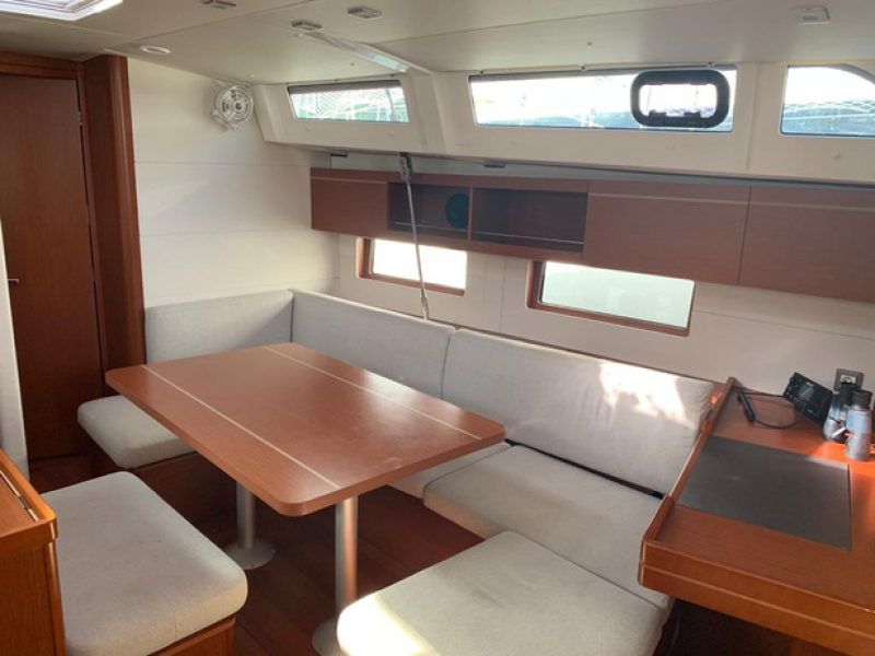 jedrenje Italija jedrilica Beneteau Oceanis 46,1
