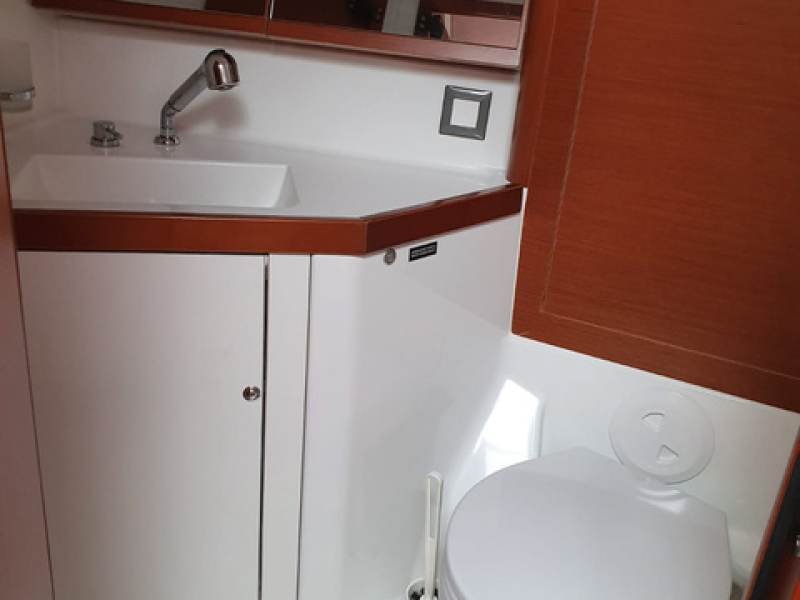 jedrenje Italija jedrilica Beneteau Oceanis 46,1