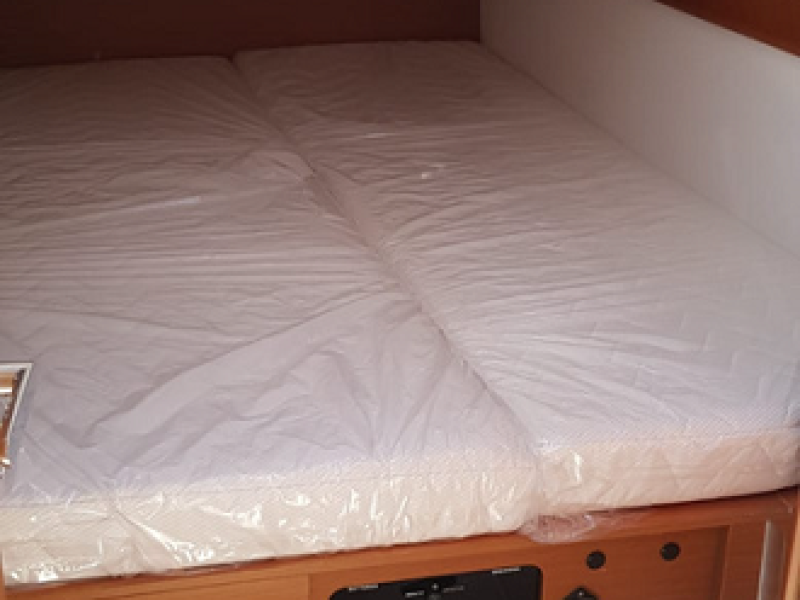 Jedrenje Sardinija jedrilica Jeanneau Sun Odyssey 519