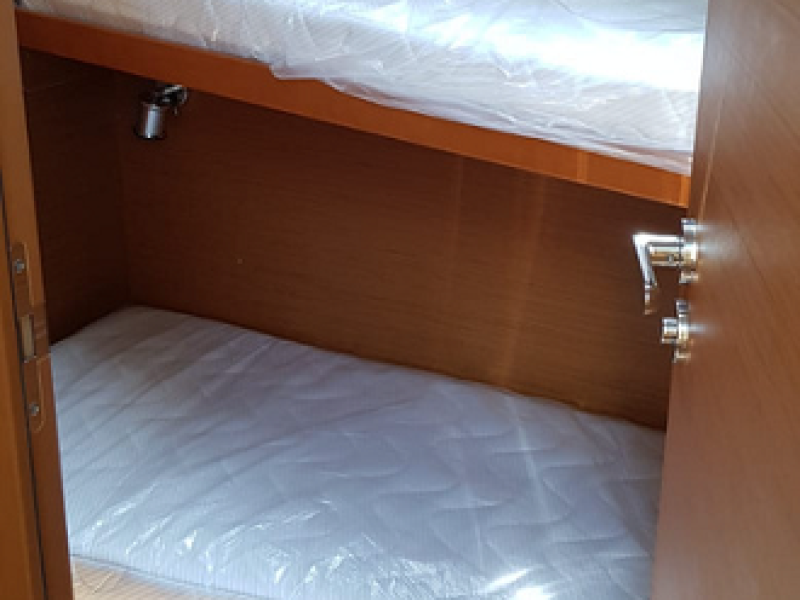 Jedrenje Sardinija jedrilica Jeanneau Sun Odyssey 519