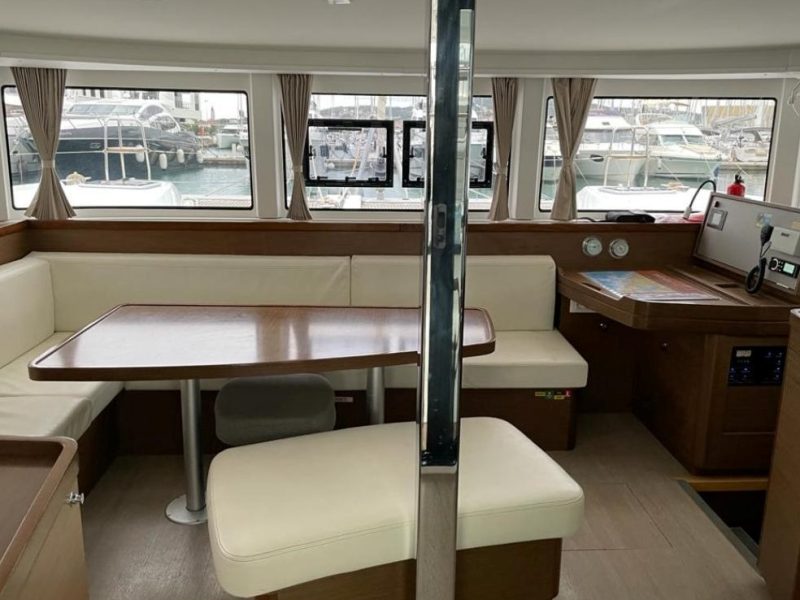 Lagoon 42